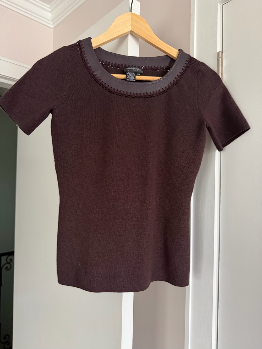 Juliana Collezione Short Sleeve Knit Top in Dark Brown leather trim size XS